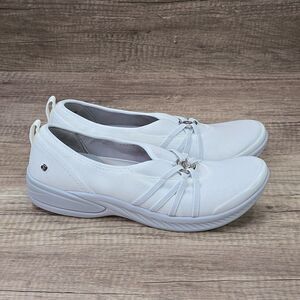 BZees Niche Women's Size 11M White Gray Slip-on Comfort Shoes NEW